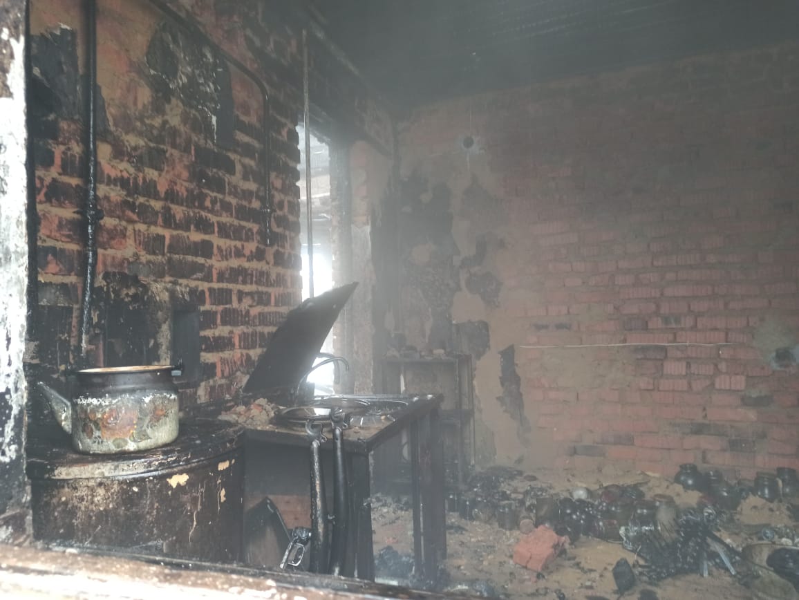 Следователи начали выяснять обстоятельства гибели мужчины на пожаре в Алексине