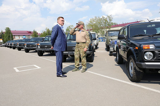 Тульский губернатор Дюмин передал военнослужащим дополнительное оборудование