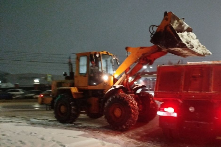 За ночь с улиц Тулы вывезли 144 кубометра снега