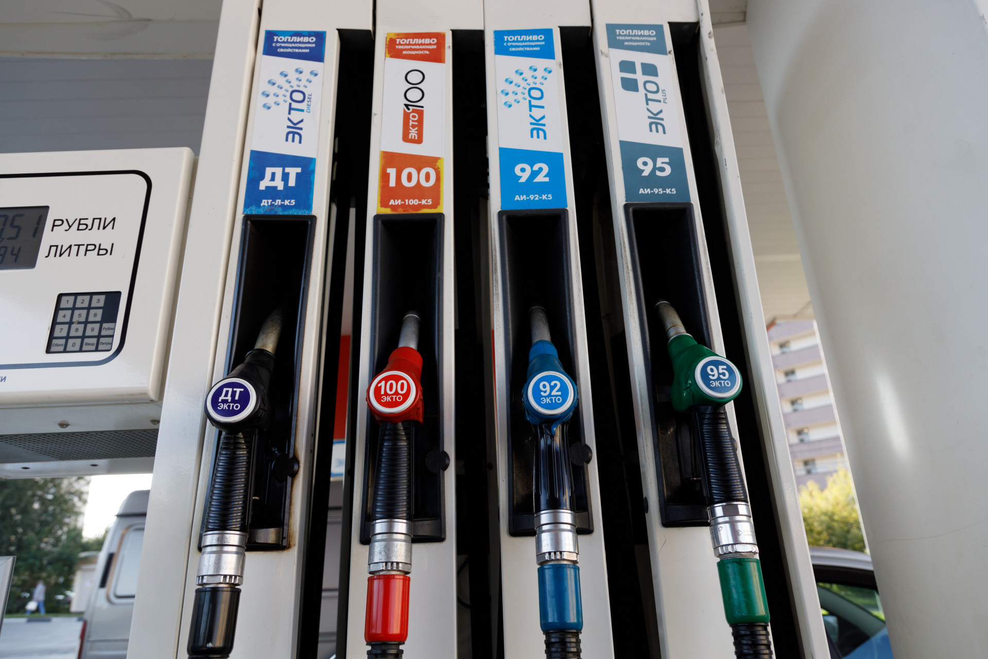 УФАС зарегистрировал падение стоимости бензина в Тульской области