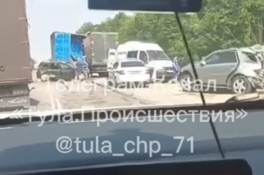 Массовое ДТП произошло на трассе М-2 в Тульской области