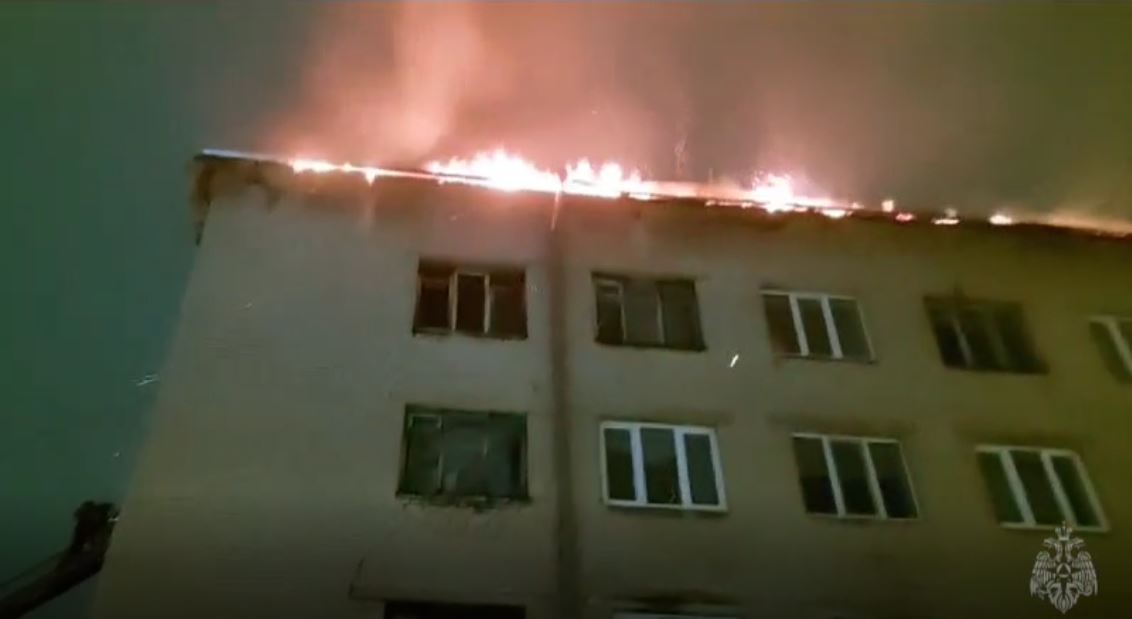 Опубликовано видео пожара в ясногорском общежитии