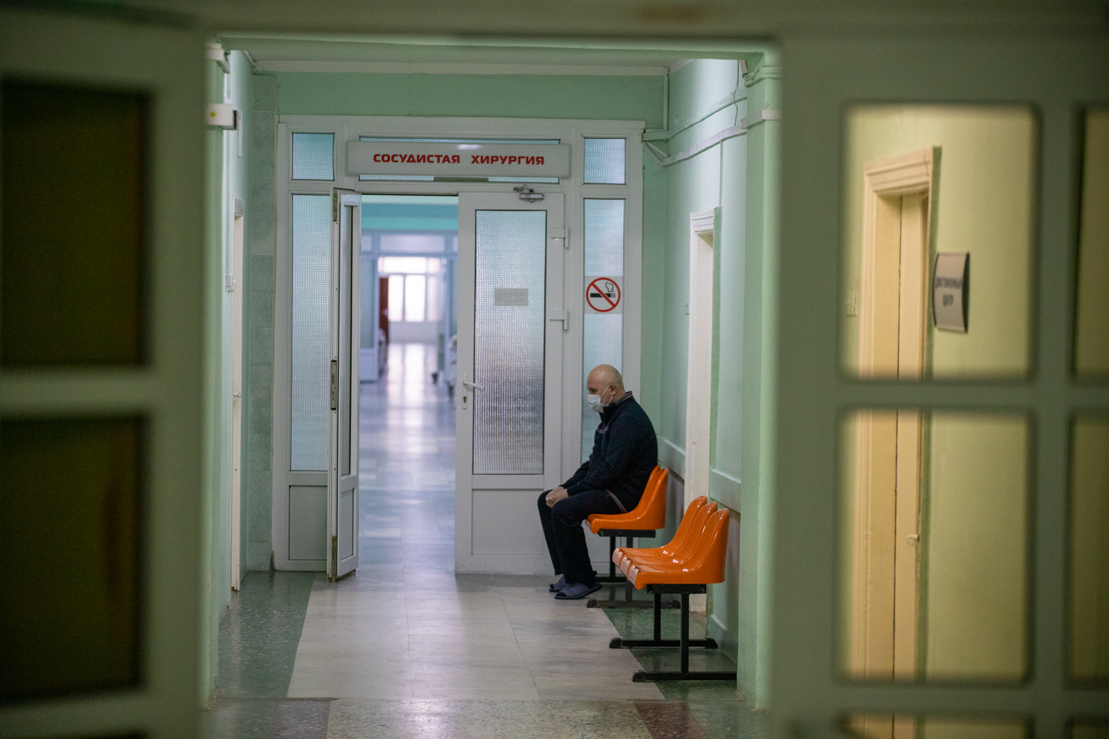 Неправильное питание и проблемы с щитовидной железой: диетолог рассказала, какие продукты и болезни вызывают отечность
