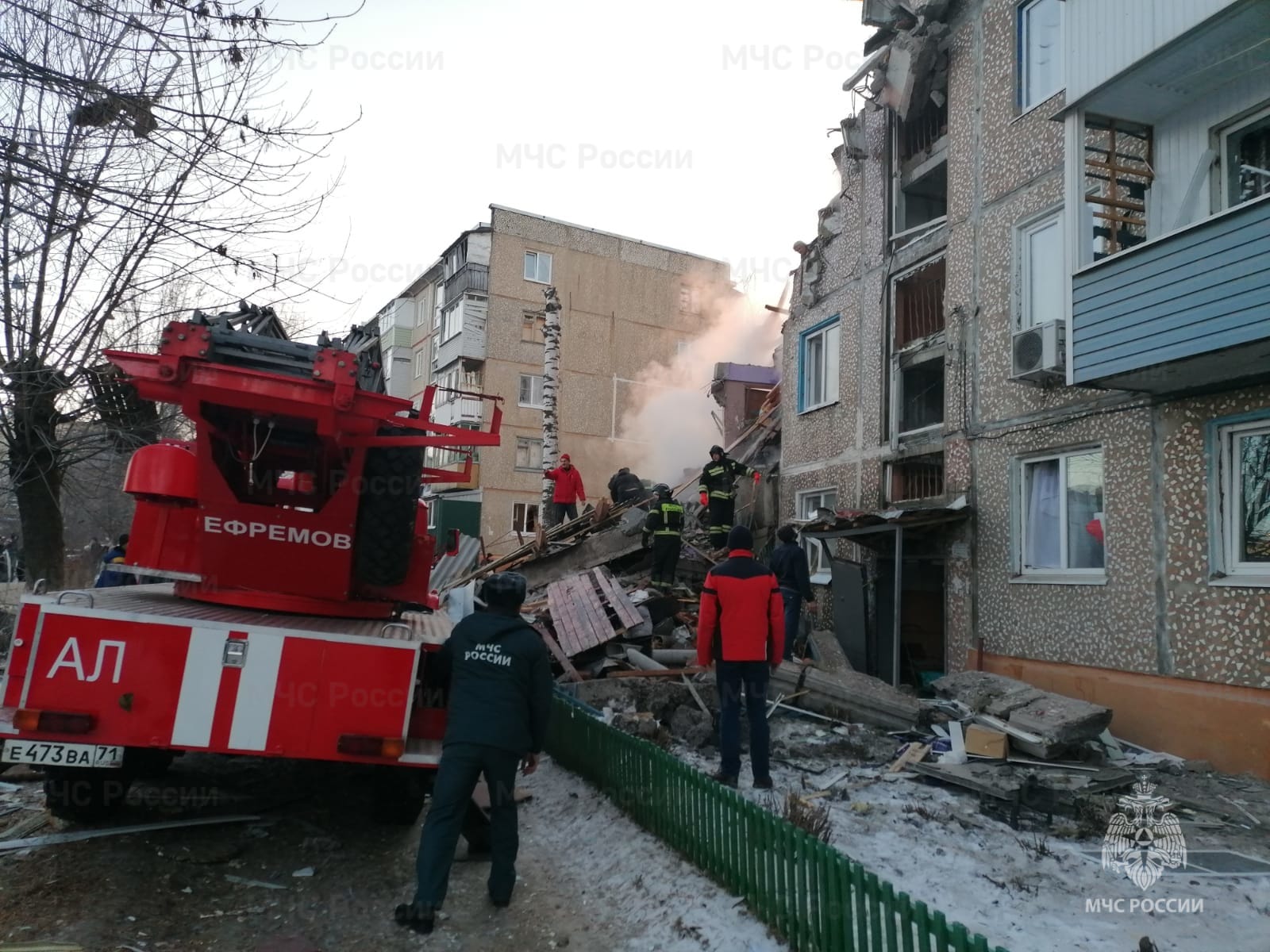 В Ефремове полицейские оперативно восстановят документы пострадавшим  жильцам дома на улице Химиков — ТСН 24