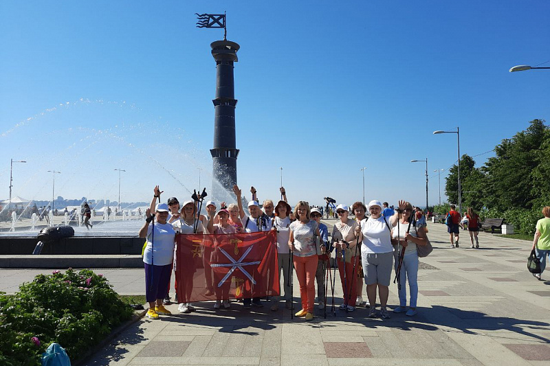 Тульские любители скандинавской ходьбы приняли участие в форуме "Алые Паруса"