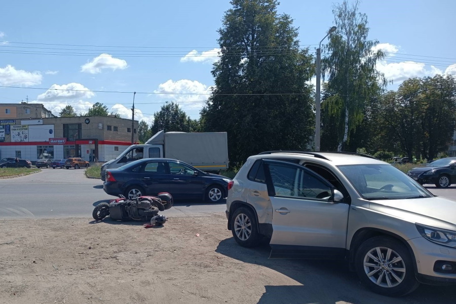 ﻿Водитель мопеда попал в больницу после ДТП в Новомосковске