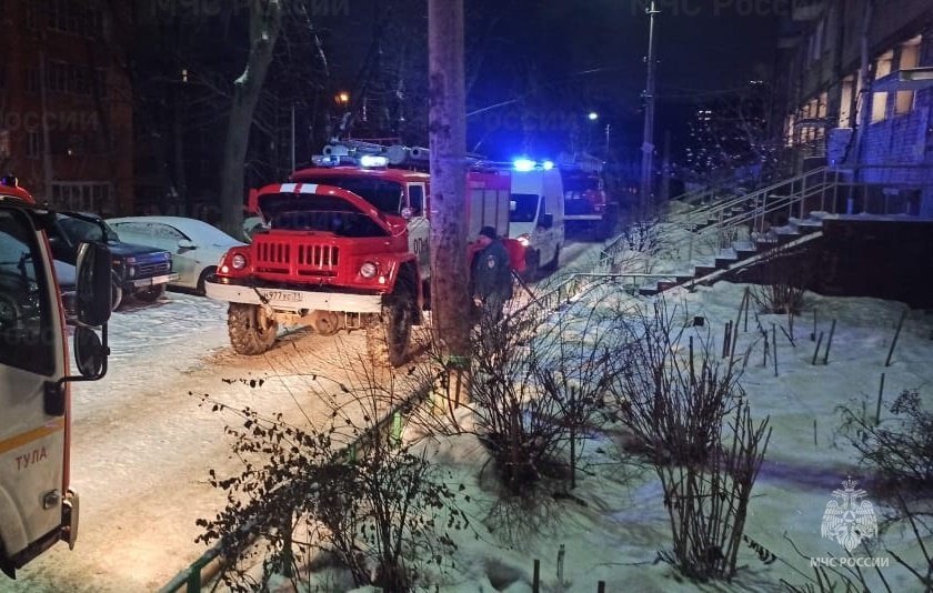 ﻿Трое тульских хоккеистов спасли людей из пожара в ночь на Рождество