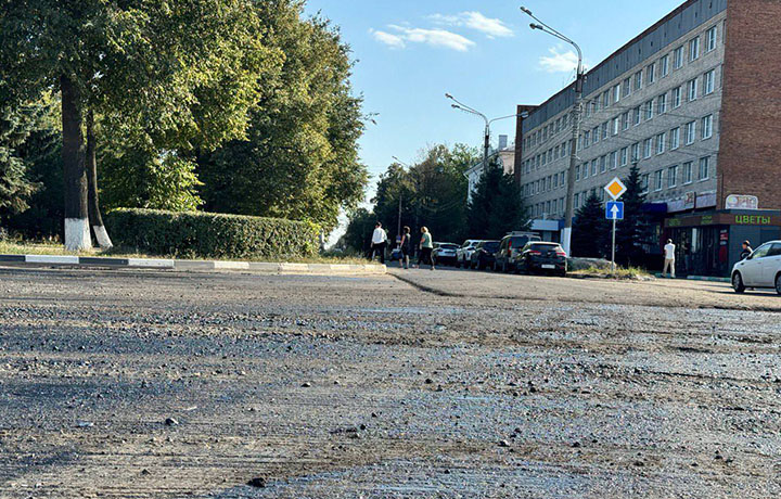 Водителей в Новомосковске предупредили о затруднении движения на двух улицах из-за ремонта