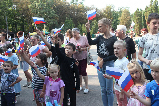 Белгородцы и куряне посетили с экскурсией Центральный парк Тулы