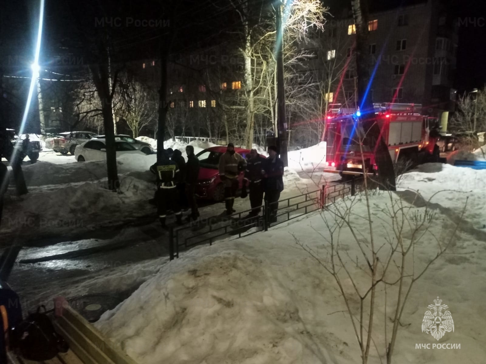 Тулячка двумя десятками ведер воды сама потушила пожар в соседской квартире: жилье поджег пьяный мужчина из мести