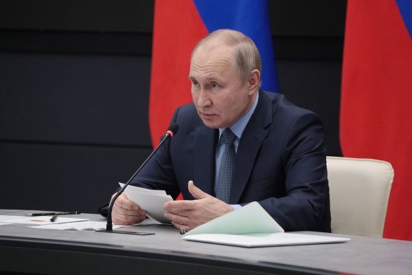 Путин: Непомерные амбиции и личные интересы привели к измене