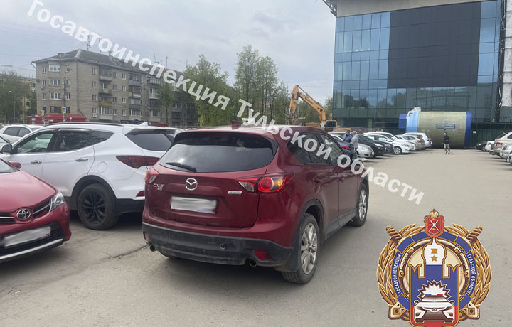В Туле водитель иномарки сбил пешехода при движении задним ходом В Туле водитель иномарки сбил пешехода при движении задним ходом