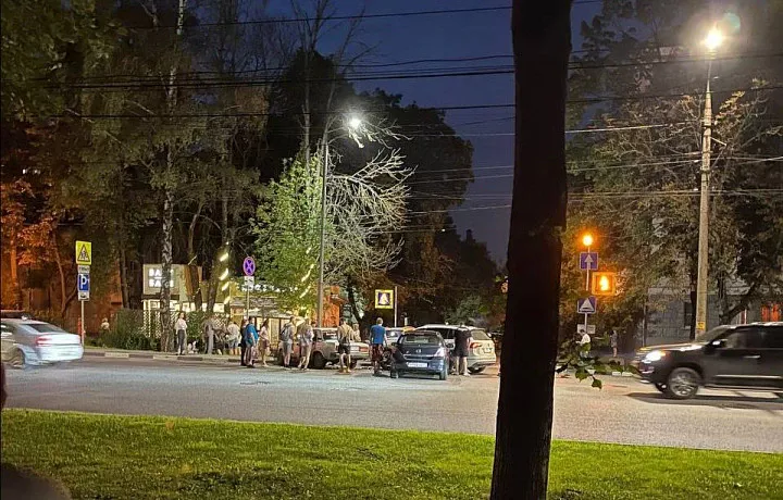 Стали известны подробности ДТП на улице Первомайской в Туле: пострадала 21-летняя девушка