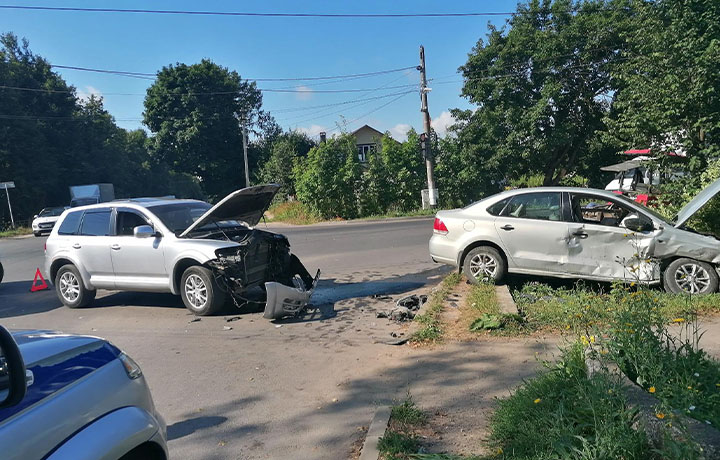 Водитель иномарки пострадал в ДТП в Алексине