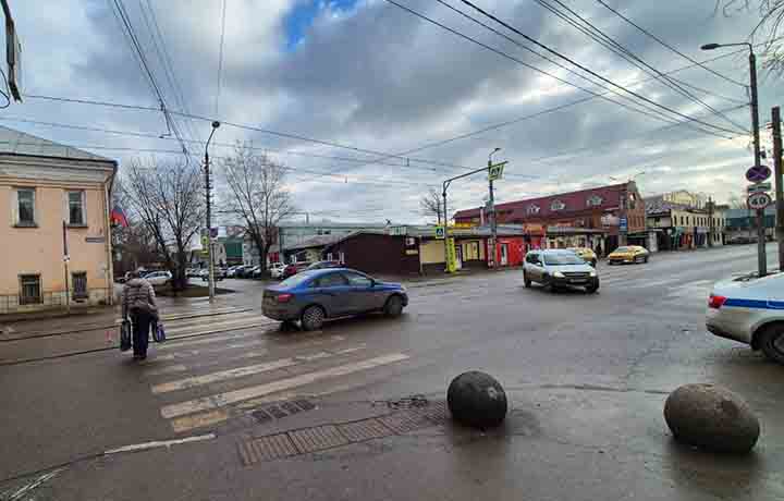 В Туле водитель на "Ладе" наехал на женщину-пешехода