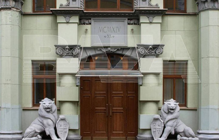 Сын экс-губернатора Тульской области Леонид Груздев продаёт элитную квартиру в "Доме со львами"