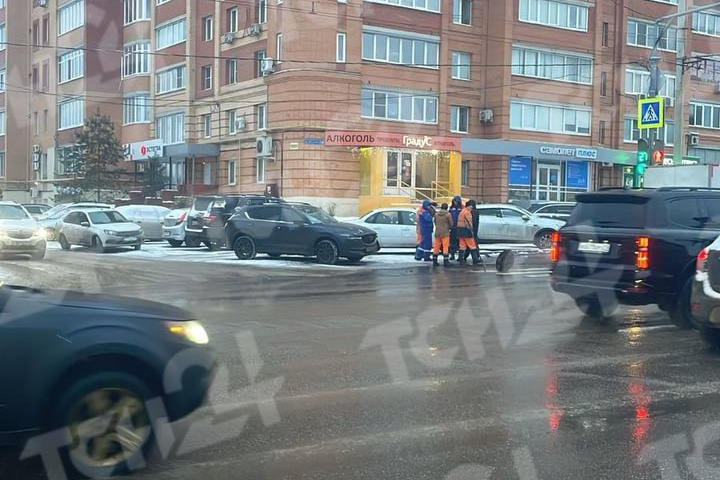 В Туле на улице Болдина произошла авария на сети холодного водоснабжения