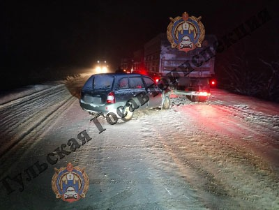 В Кимовском районе пенсионер на Lada врезался в КАМАЗ: два человека попали в больницу