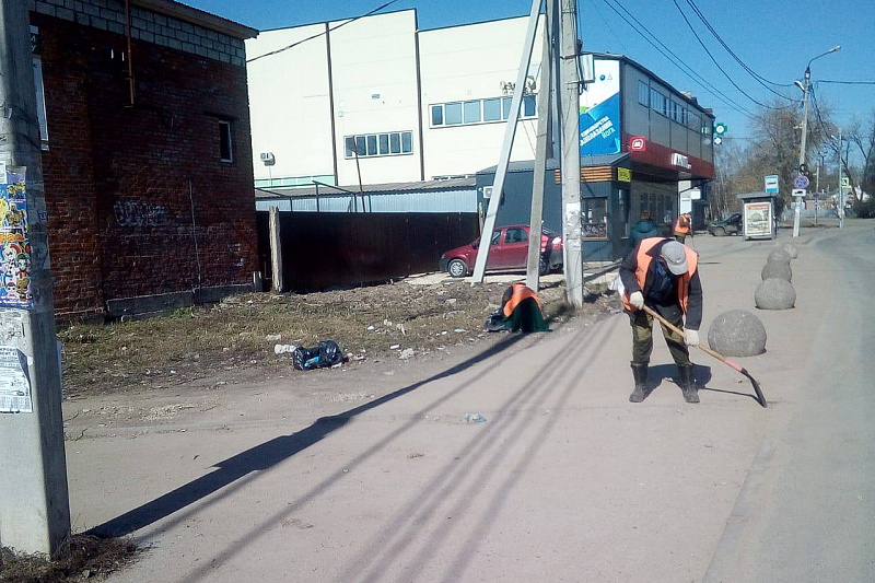 Более 330 рабочих заняты в уборке тульских улиц