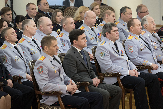 ﻿Отличившимся тульским полицейским вручили награды в честь праздника