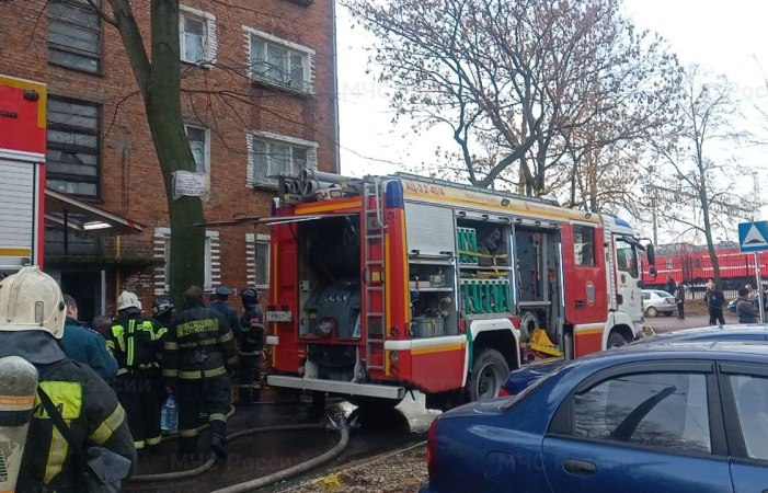 Из пожара в жилом доме на Красноармейском проспекте Тулы эвакуировали шесть человек