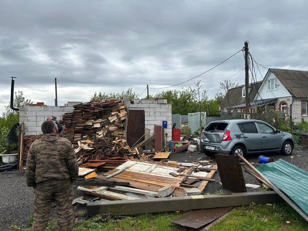 В селе Новокрасивое в Ефремове прошел смерч | 07.05.2024 | Тула - БезФормата