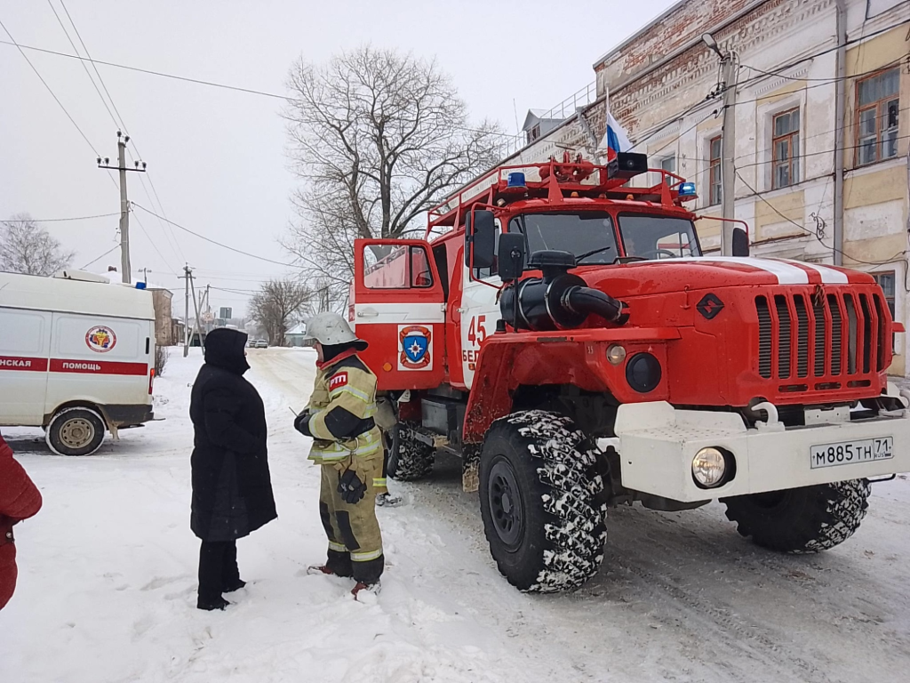 В одной из школ Белева прошли пожарно-тактические учения | 14.02.2023 | Тула  - БезФормата