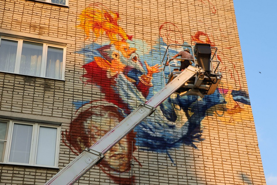 В Новомосковске жилую многоэтажку превращают в арт-объект