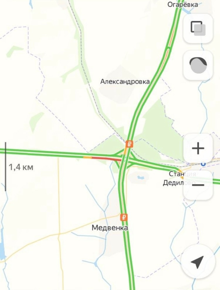 На участке трассы Тула — Новомосковск перед въездом на М-4 "Дон" образовалась пробка из грузовиков