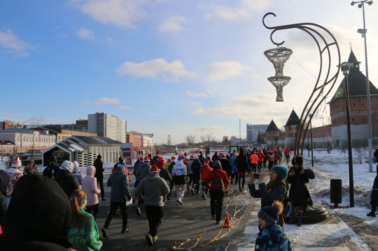 На Казанской набережной в Туле состоялся легкоатлетический "Забег обещаний"