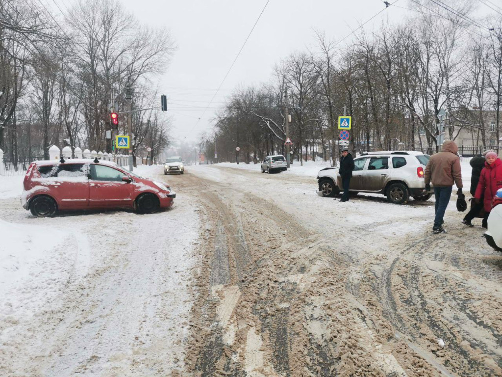 В Туле на улице Тимирязева случилось ДТП | 25.02.2023 | Тула - БезФормата