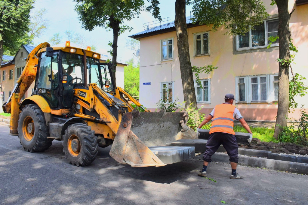 На трех улицах Щекино ремонтируют дороги протяженностью почти полтора километра
