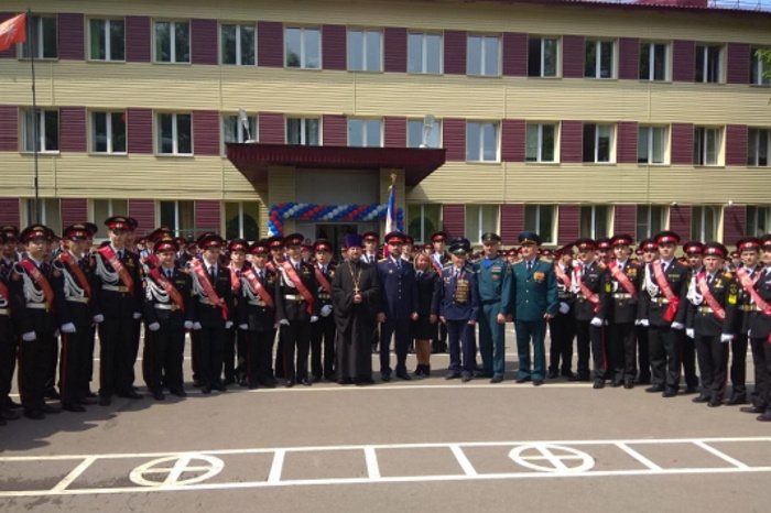 На плацу Первомайской кадетской школы в стройные ряды выстроились кадеты-выпускники / СУ СК РФ по Тульской области