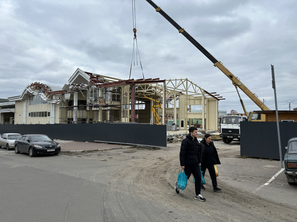 В Туле на Центральном рынке начали разбирать торговые павильоны — ТСН 24