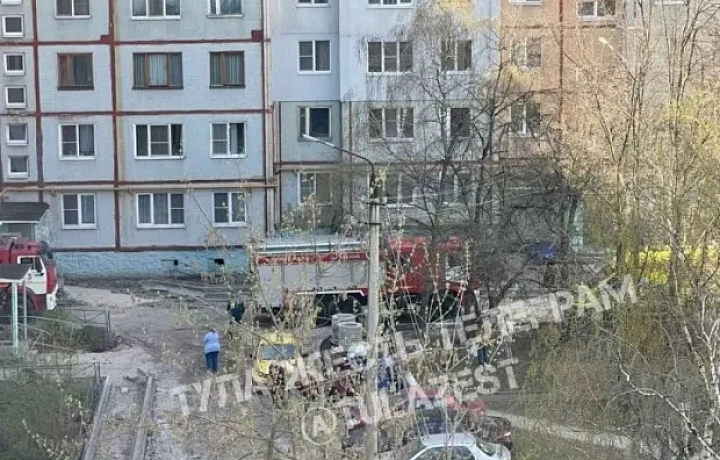 В многоэтажке в Туле произошел пожар В многоэтажке в Туле произошел пожар