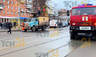 Улицу Советскую в Туле полностью перекрыли из-за пожара