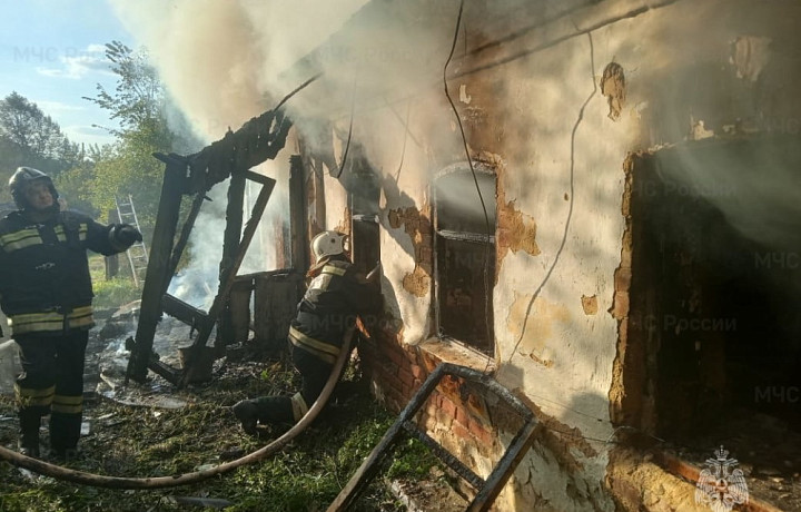 В деревне Ереминка в Каменском районе сгорел дом: погиб мужчина