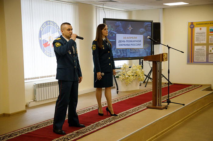 Глава тульского МЧС поздравил спасателей с Днем пожарной охраны