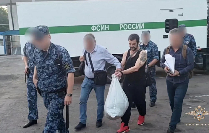 Осужденного за контрабанду наркотиков иностранца отправили из тульской колонии в Болгарию