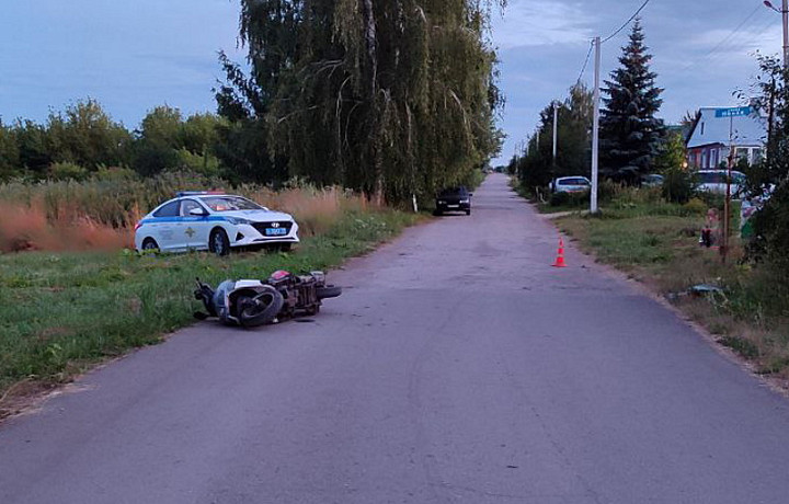 Водитель и 11-летняя пассажирка скутера попали в больницу после ДТП в Плавском районе