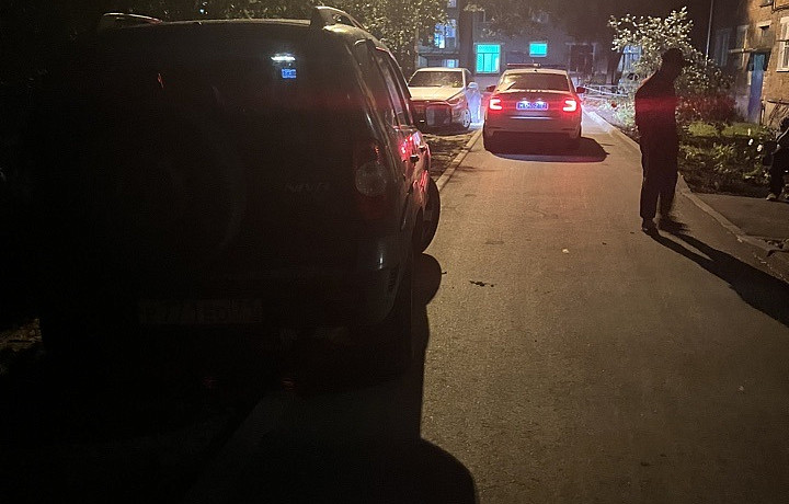 Пенсионер на Chevrolet Niva во дворе улицы Кутузова в Туле сбил мужчину