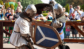 «Рыцари не вымерли»: исторический средневековый бой – кто и как этим занимается