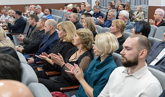 Тульским работникам транспорта вручили региональные и ведомственные награды