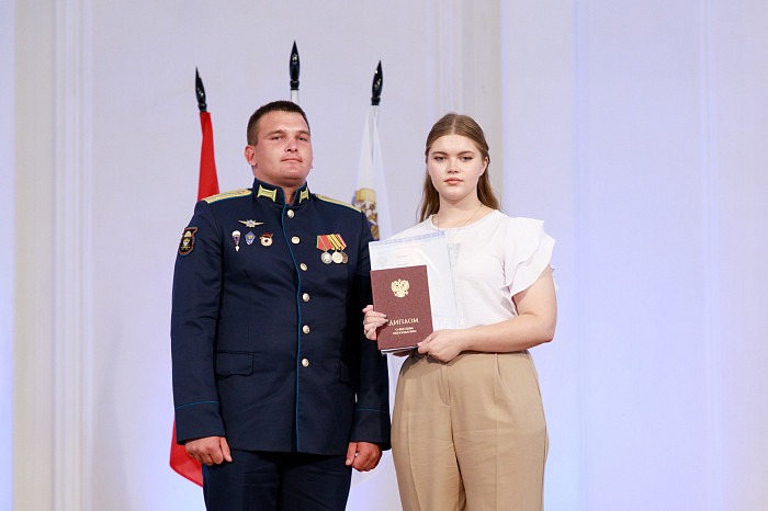 В Доме Дворянского собрания вручили дипломы выпускникам Тульского филиала Российского экономического университета им. Г.В. Плеханова