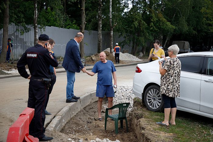 «Одним хорошо, другим плохо»: почему жители улицы Тульского рабочего Полка выступили против расширения дороги