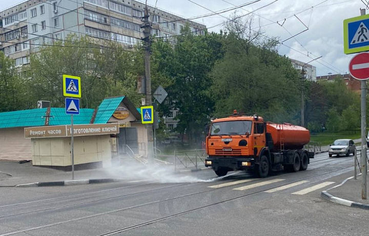 В Туле 13 мая продолжается уборка и мойка улиц