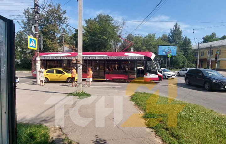 ДТП на улице Николая Руднева в Туле спровоцировало задержку движения трамваев