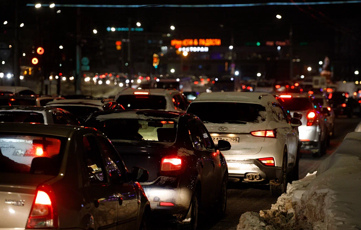 Вечерние автомобильные пробки 21 февраля составили в Туле восемь баллов