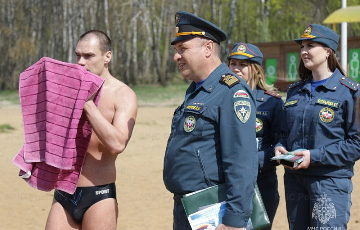 Тульские спасатели провели рейд на пруду Центрального парка Тульские спасатели провели рейд на пруду Центрального парка