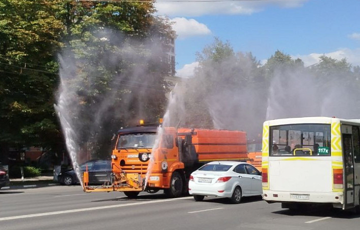 За сутки с улиц Тулы вывезено 25 кубометров смета